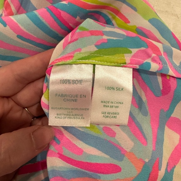 Lilly Pulitzer Stacey top shellabrate 100% silk sleeveless colorful vibrant - Picture 6 of 8